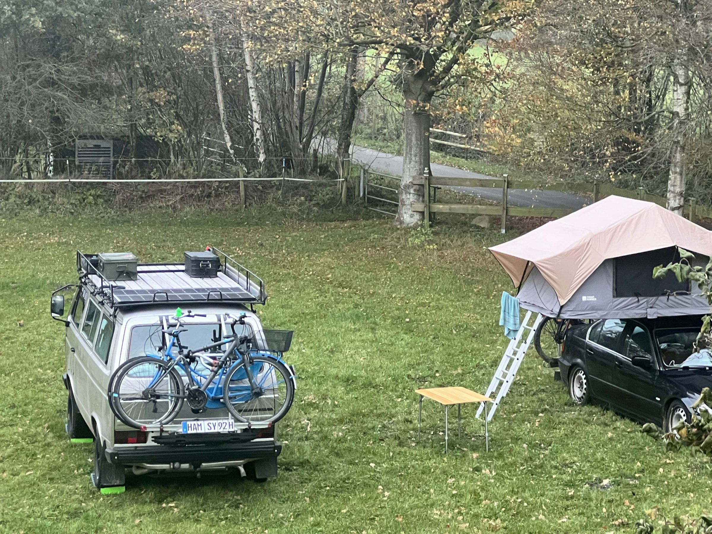 Einsamer Resthof im Grünen