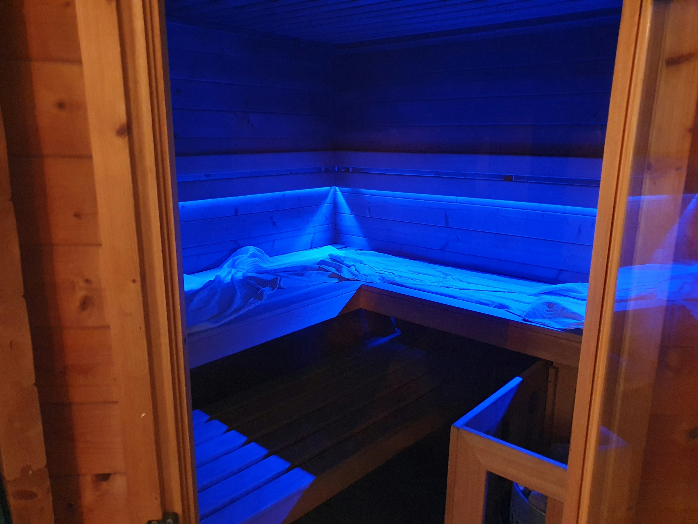 Naturwiese mit Saunaangebot