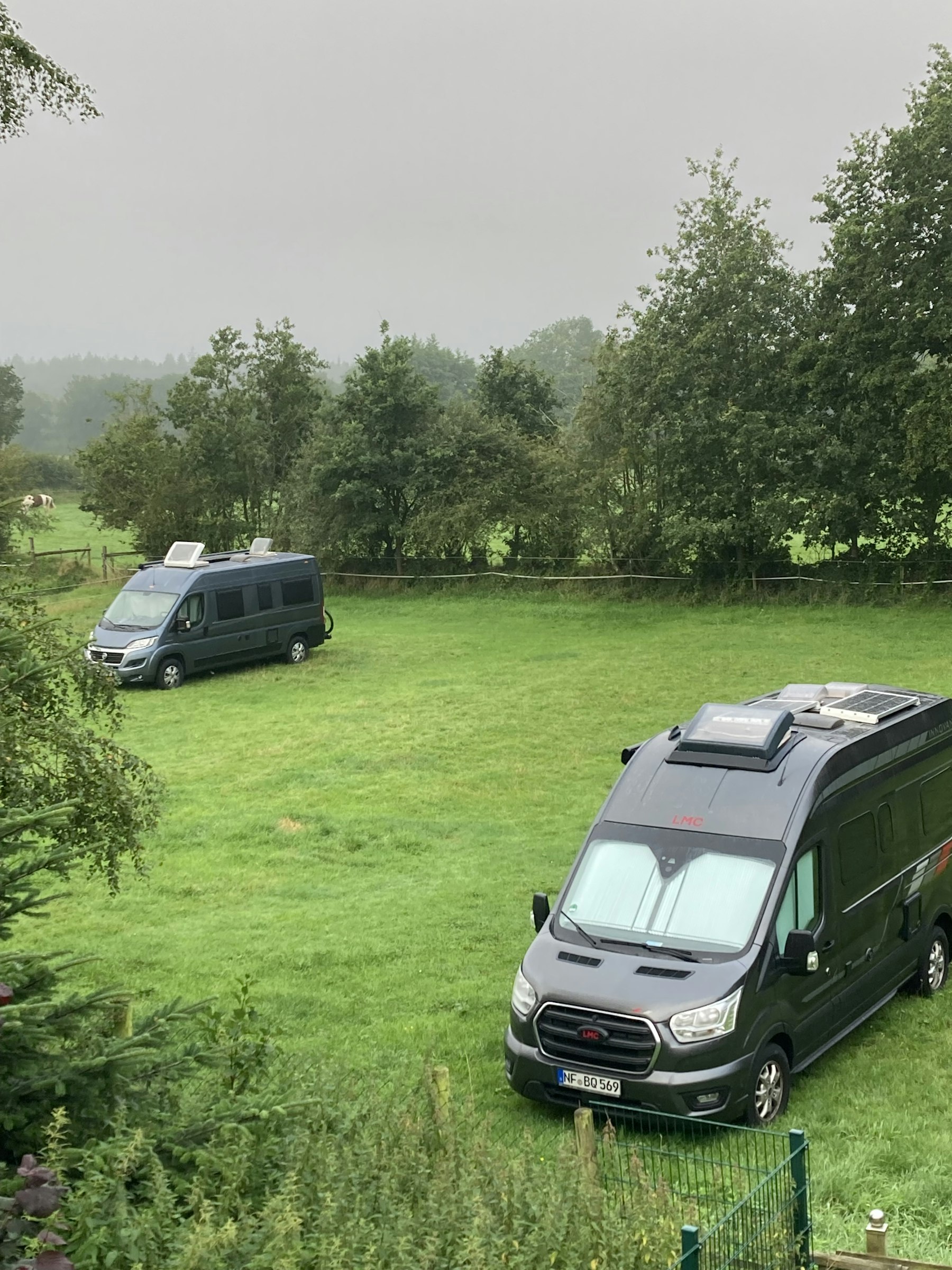 Einsamer Resthof im Grünen