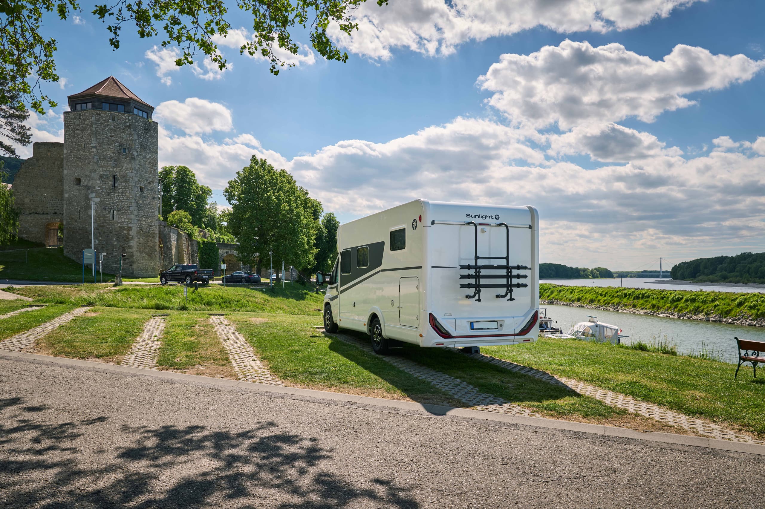 Wohnmobilstellplatz an der Donau in Hainburg