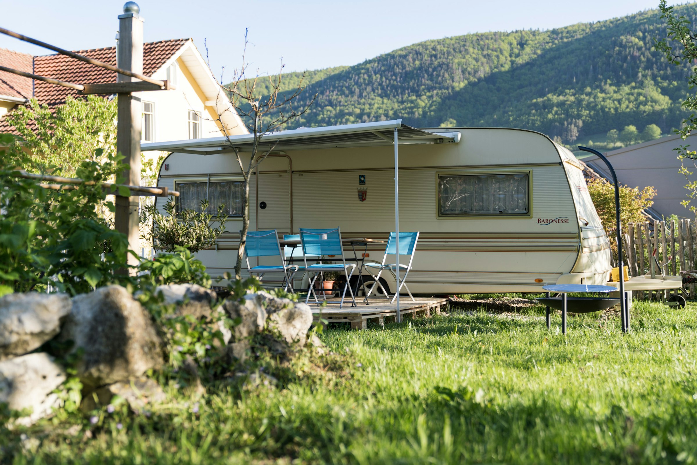 Western-Caravan im Berner Jura